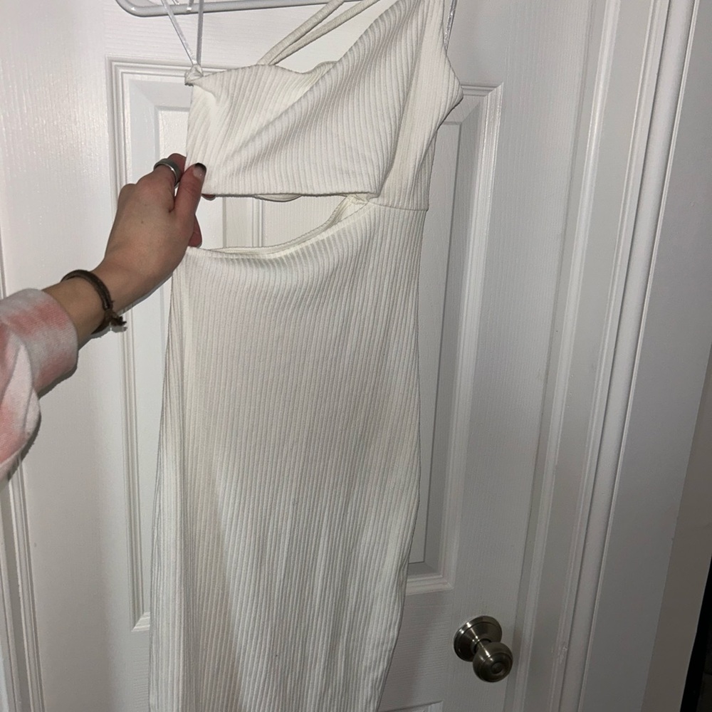 Elegant White One-Shoulder Dress